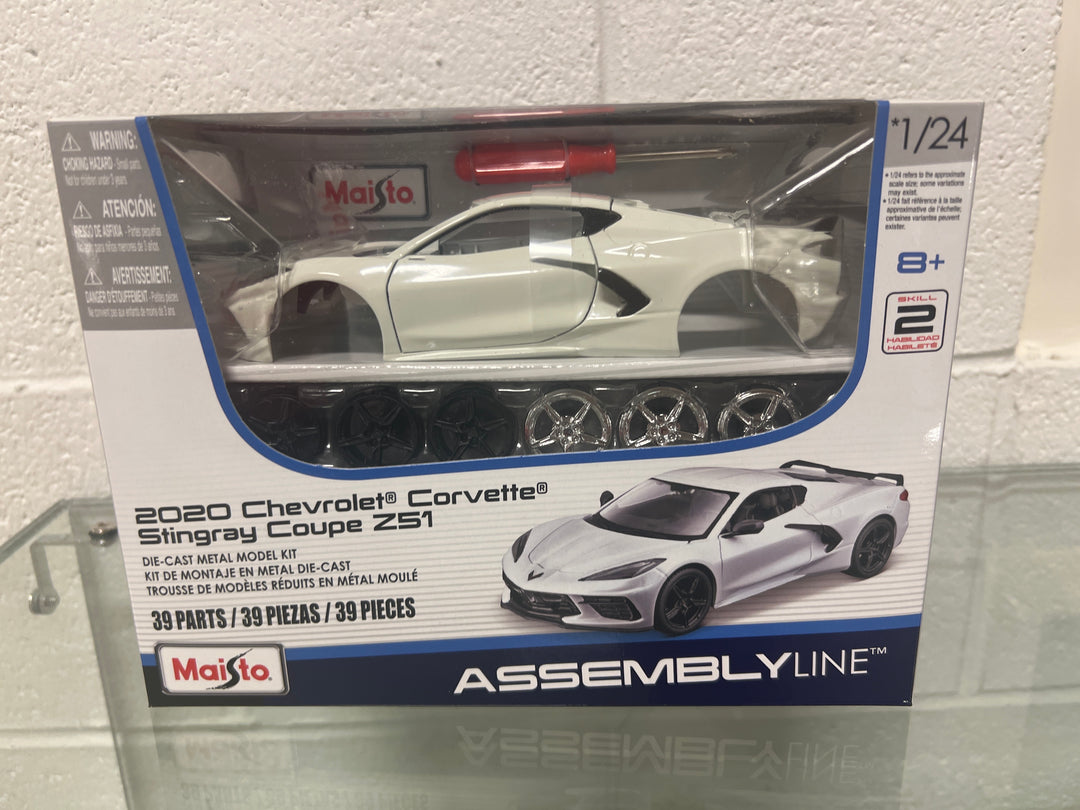 C8 White Corvette Maisto Assembly line Model Kit