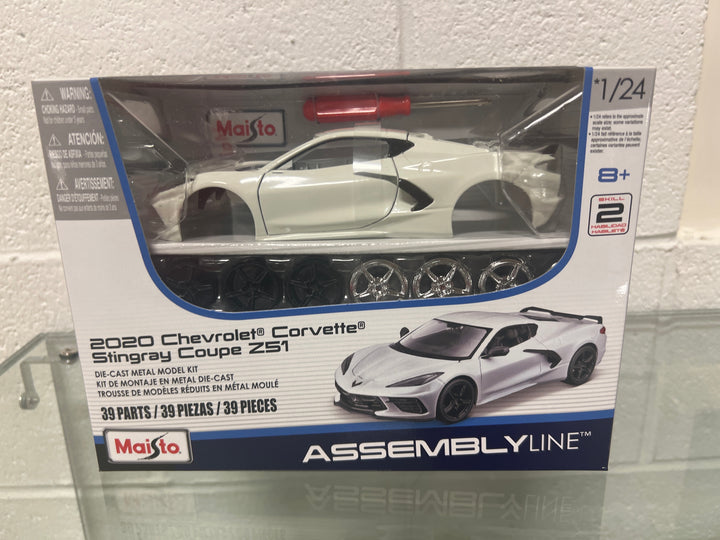 C8 White Corvette Maisto Assembly line Model Kit